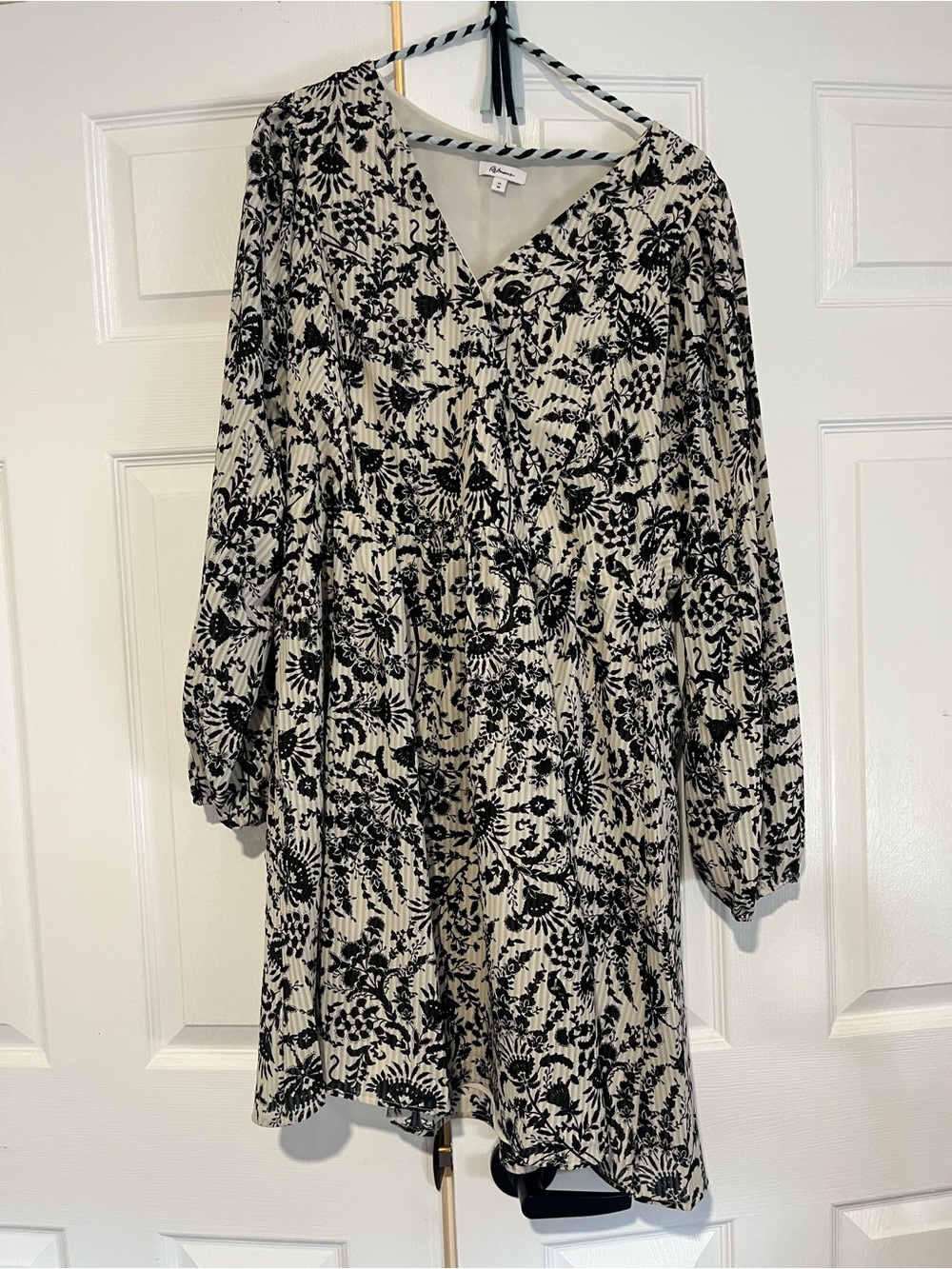 Reitmans Black & Cream Floral Wrap-Style Long Sleeve Dress